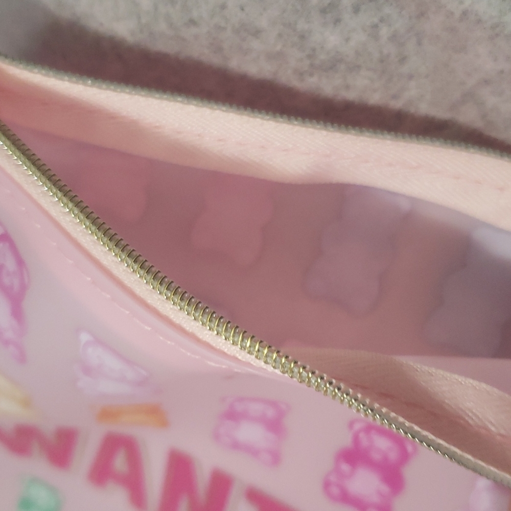 SALE! TOO FACED LIMITED EDITION GUMMY BEAR COSMETIC BAG. - Picture 7 of 8